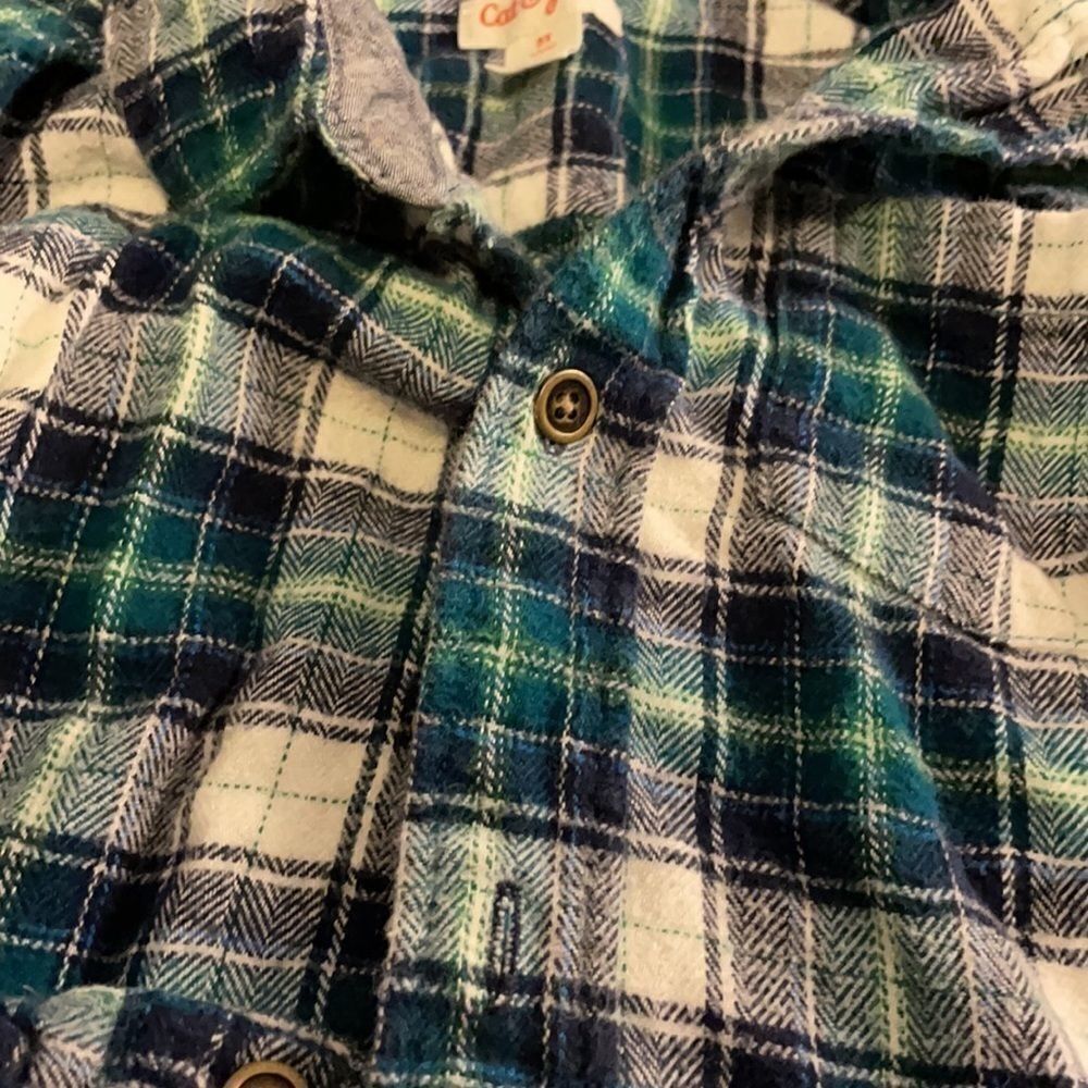 CAT & JACK 33.5 T long sleeve plaid boys. - Picture 3 of 4